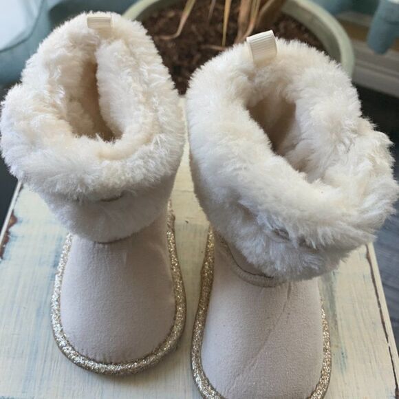 BeBe Baby Side Velcro Boot - Picture 2 of 6